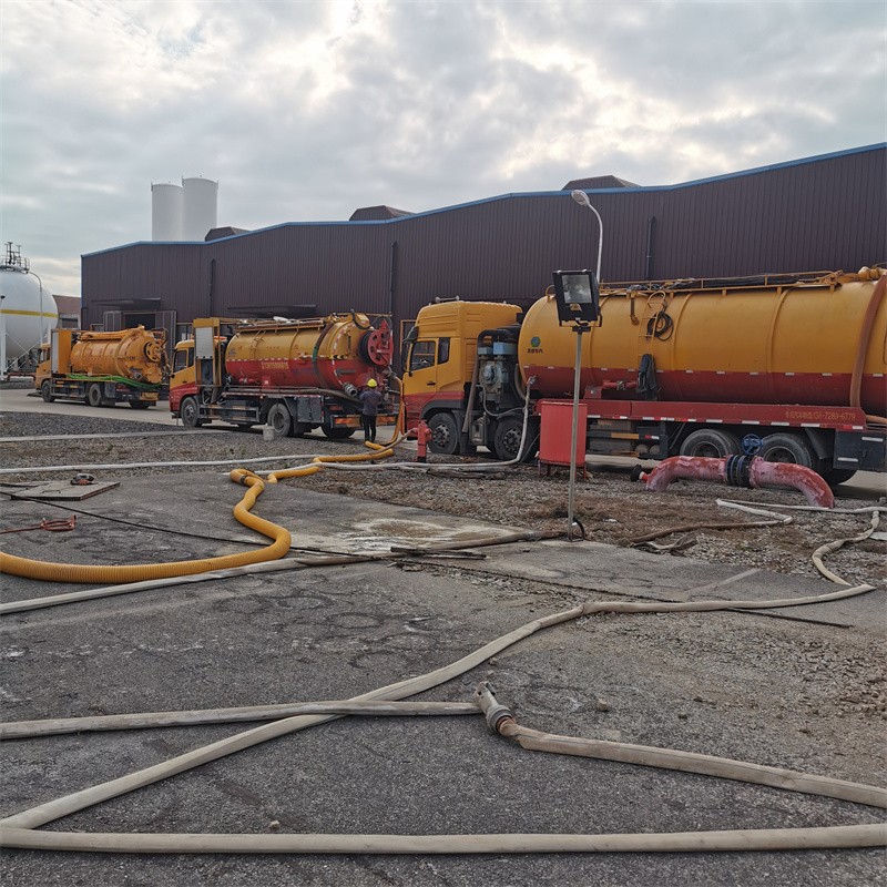 金口河污水池清理